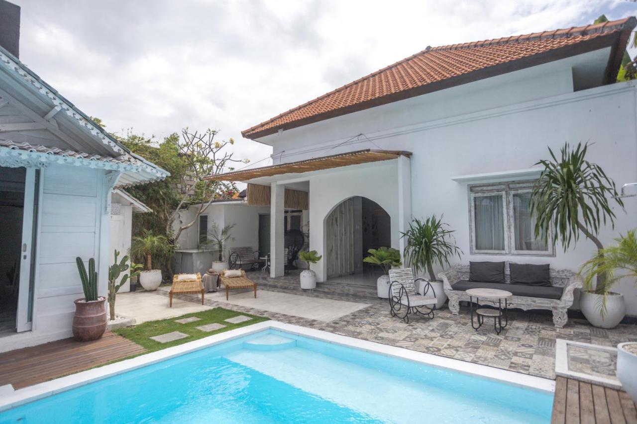 Gypsy Moon Bali Hostel Canggu Buitenkant foto
