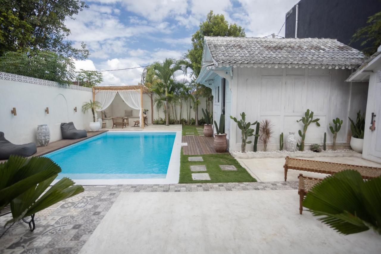 Gypsy Moon Bali Hostel Canggu Buitenkant foto