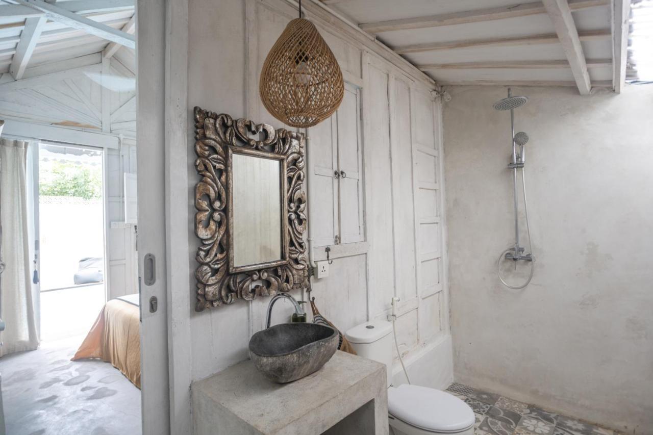 Gypsy Moon Bali Hostel Canggu Buitenkant foto