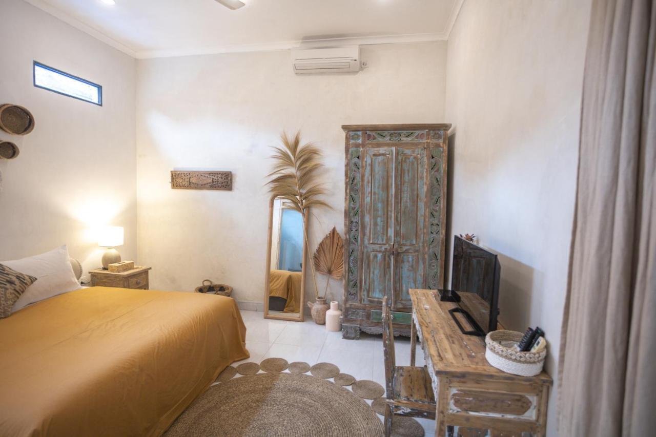 Gypsy Moon Bali Hostel Canggu Buitenkant foto